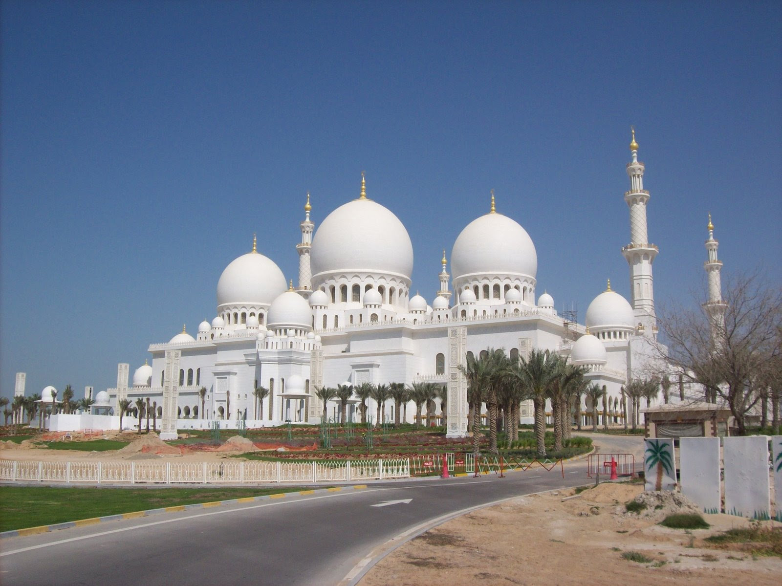 the mosque in the world: Al Noor Mosque