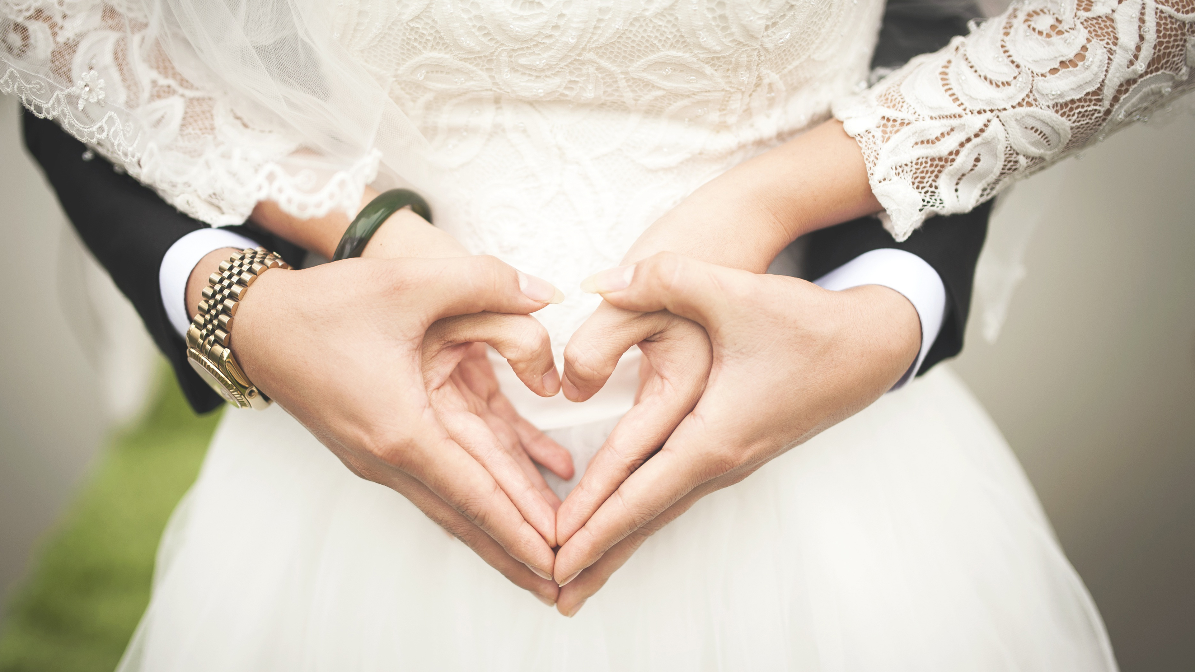 Love heart, Hands together, Wedding outfit, Couple, Bride, 4k Free deskk wallpaper, Ultra HD