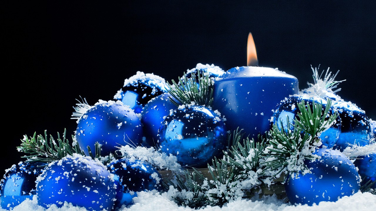 Amazing Blue Christmas Decorating Ideas