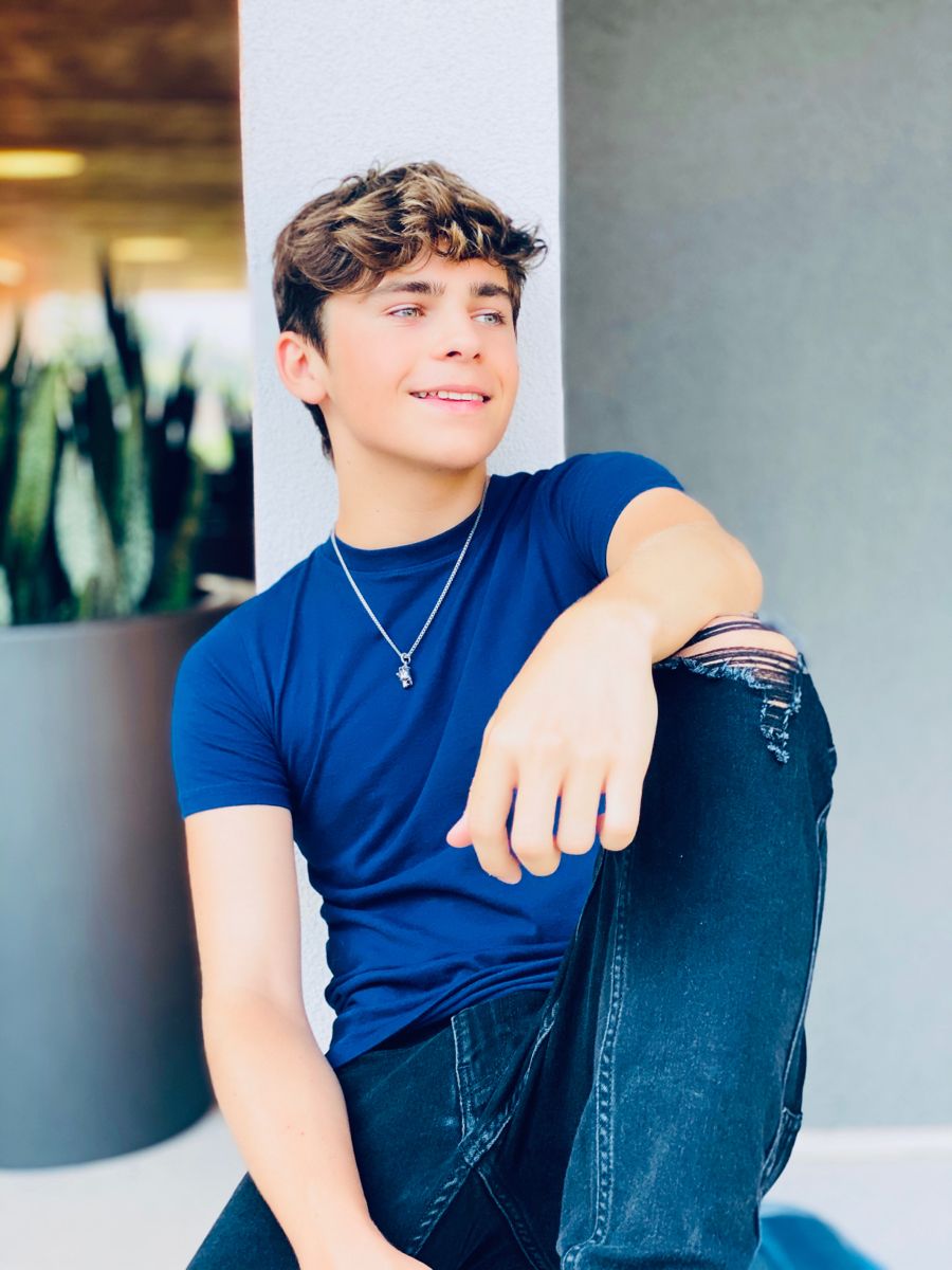 Ayden mekus ideas. cute celebrities, boys jeans, actor photo