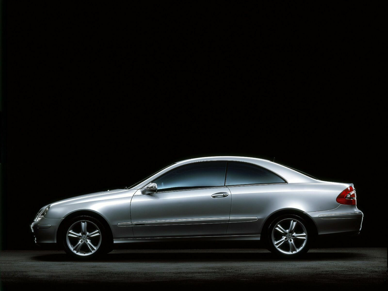 Mercedes Benz CLK Class W209 Picture. Mercedes Benz Photo Gallery
