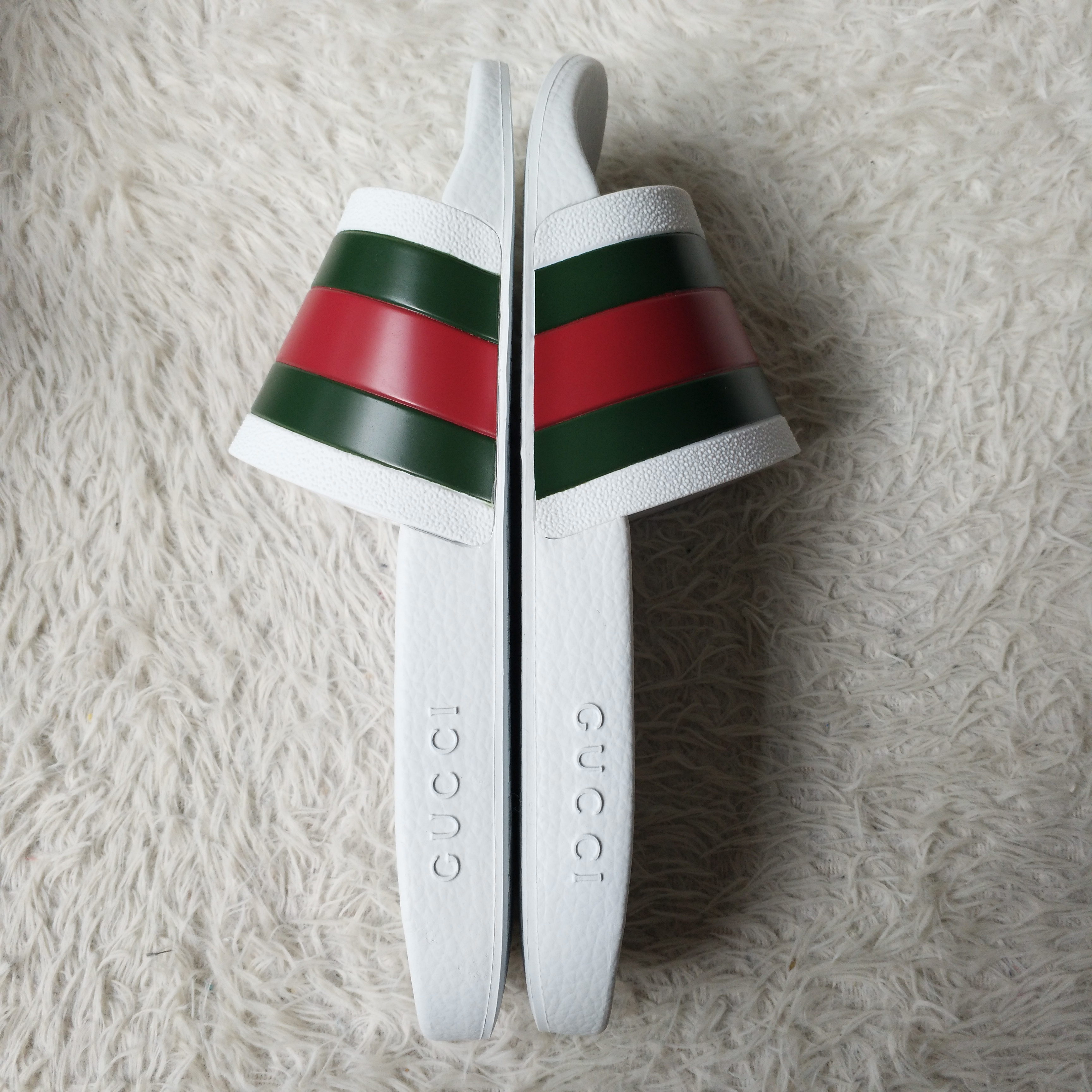 Gucci Flip Flops Wallpaper