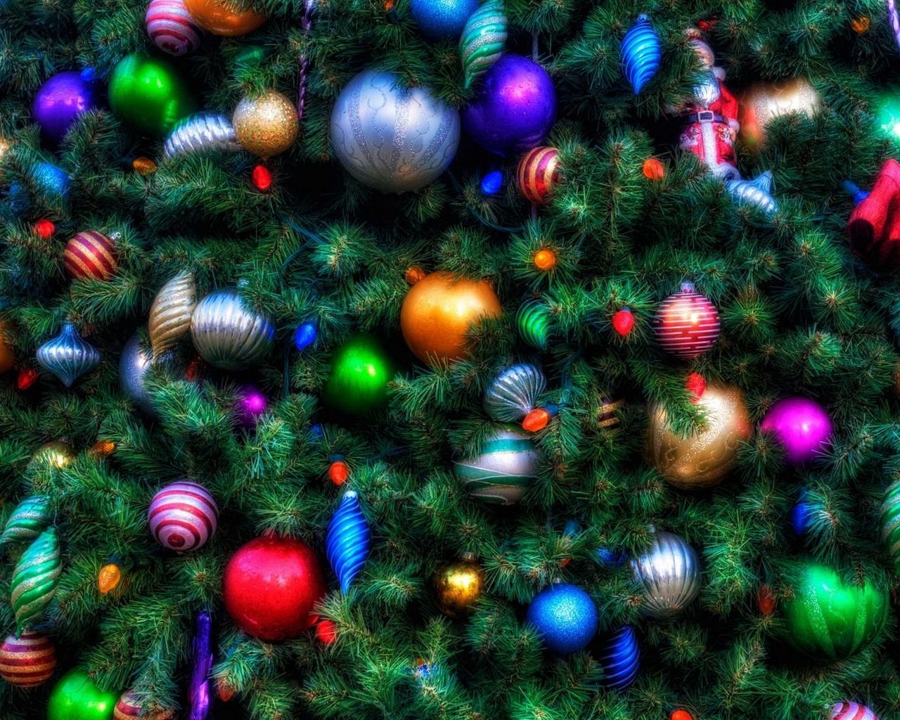 Download wallpaper 1280x1024 christmas tree, ornaments, holiday, garland standard 5:4 HD background