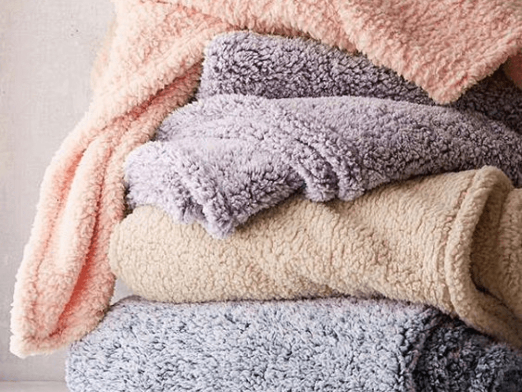 Cozy Blankets For Your Dorm Room