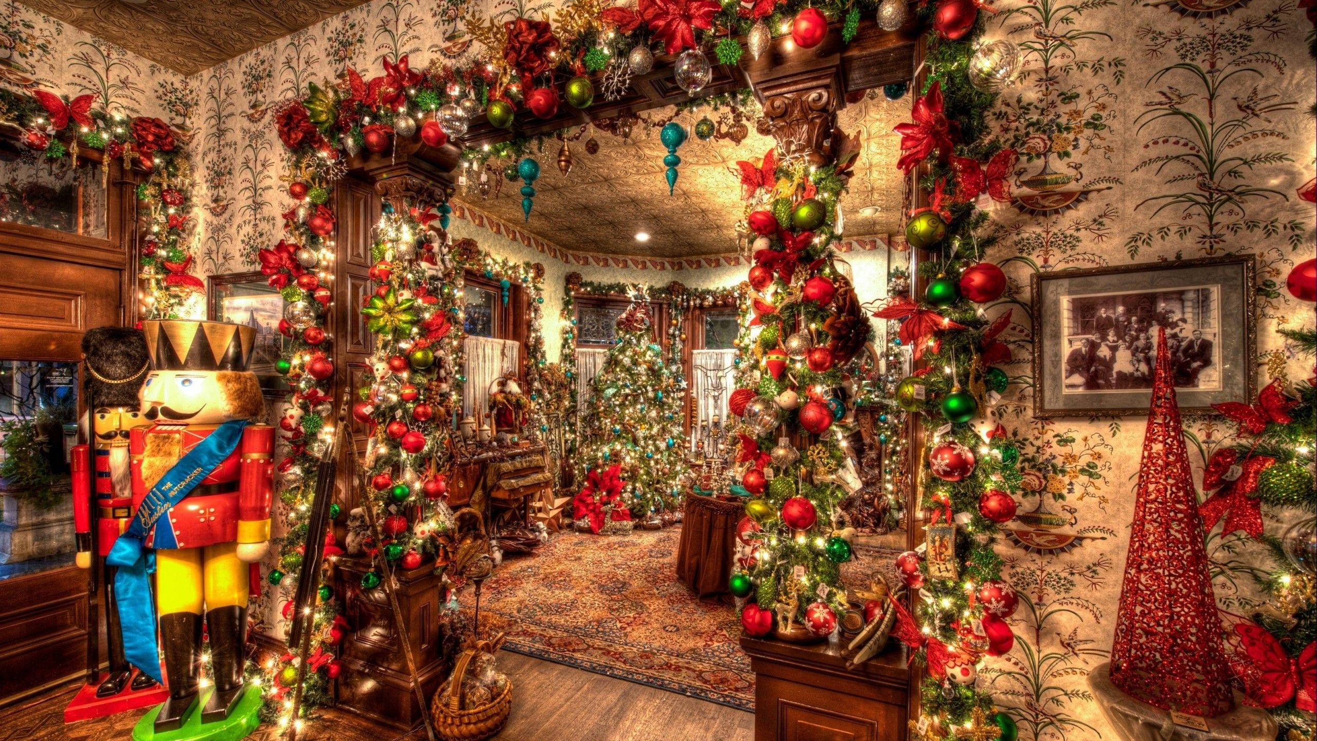 Christmas Tree Toys wallpaper. Christmas wallpaper, Christmas tree and santa, Christmas decorations for the home