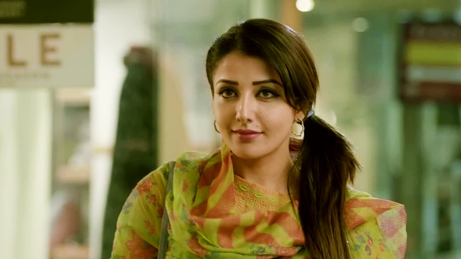 Sonia Mann Desktop Wallpaper 13359