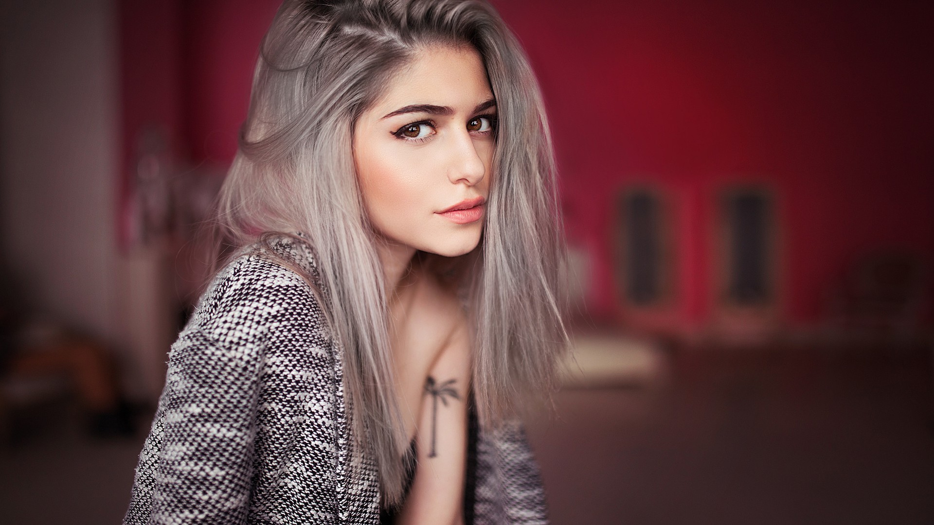 women, Model, Dyed Hair, Looking At Viewer, Face, Portrait, Galina Rover, Ivan Gorokhov, Brown Eyes, Sweater, Tattoo, Depth Of Field, Room, Long Hair Wallpaper HD / Desktop and Mobile Background