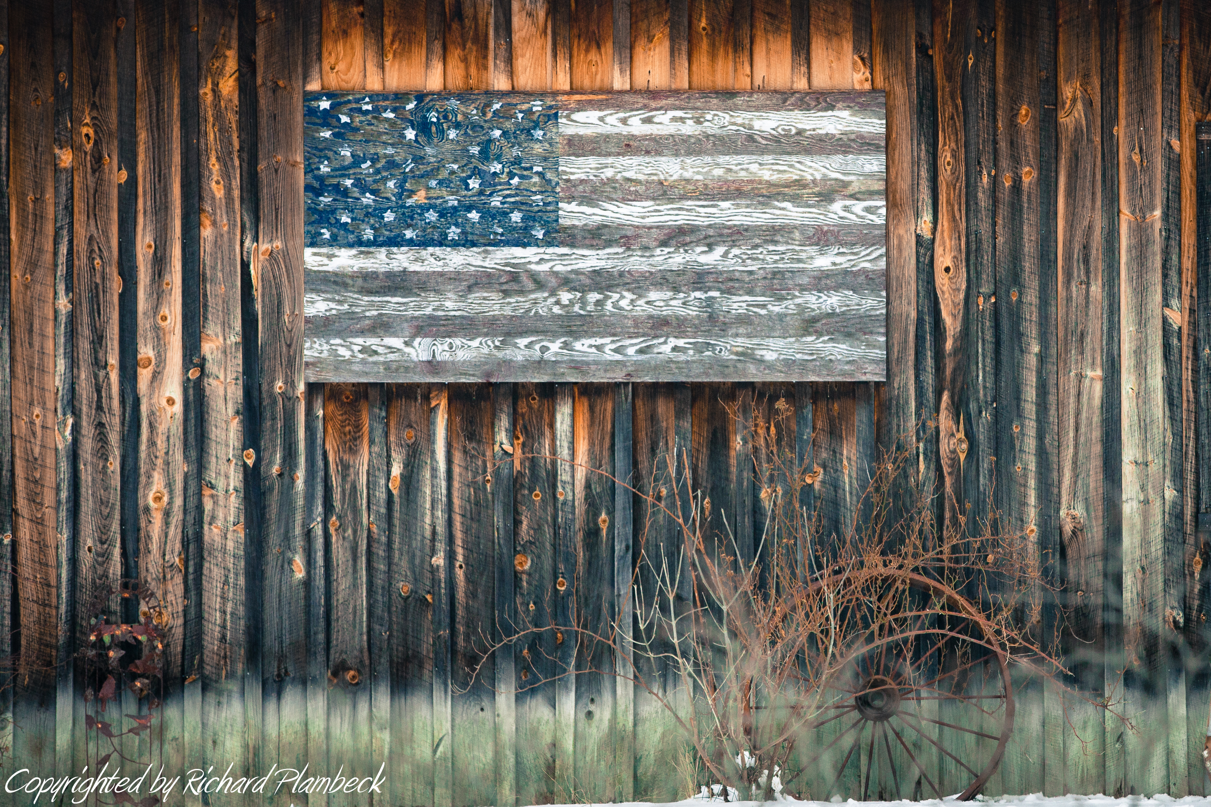 Wallpaper, window, water, winter, wood, house, flag, texture, barn, tree, hudsonvalley, oldbarn, newpaltz, oldflag, hudsonvallyny 3846x2564