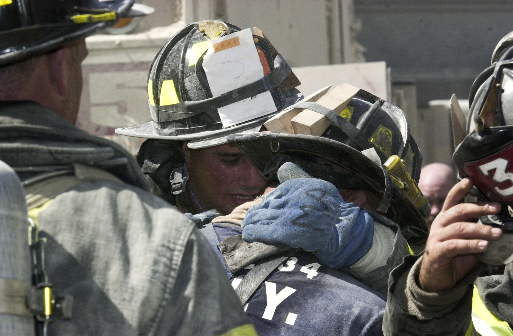 These Powerful Photo Capture The Bravery And Selflessness Of 9 11 First Responders