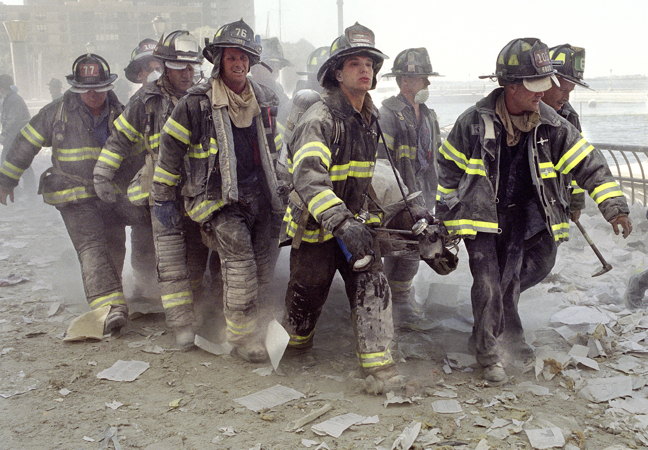 These Powerful Photo Capture The Bravery And Selflessness Of 9 11 First Responders