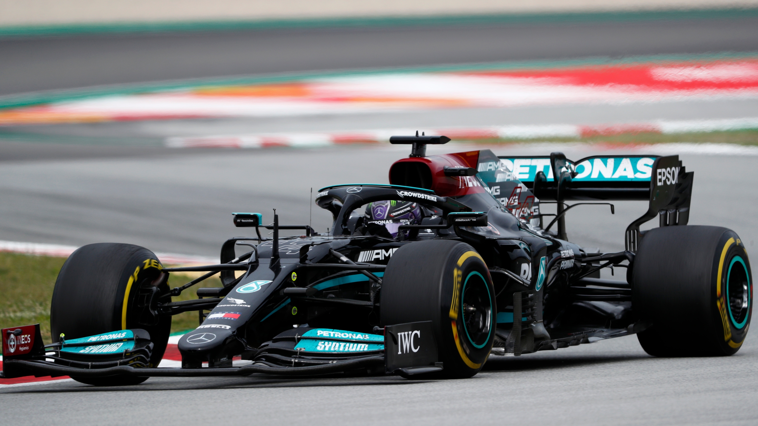 Hamilton wins Spanish GP ahead of VerstappenNews