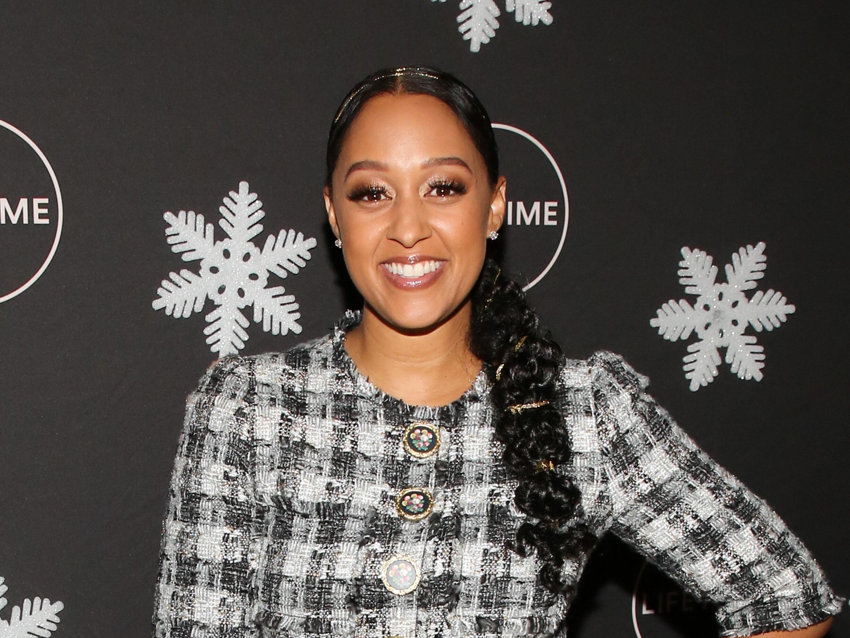 Tia Mowry Posts Selfie Showing Off Her Gorgeous Gray Hair
