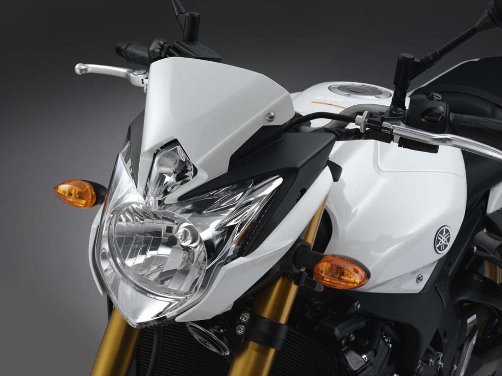 Yamaha FZ8 Wallpaper