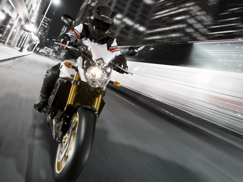 Yamaha FZ8 Wallpaper