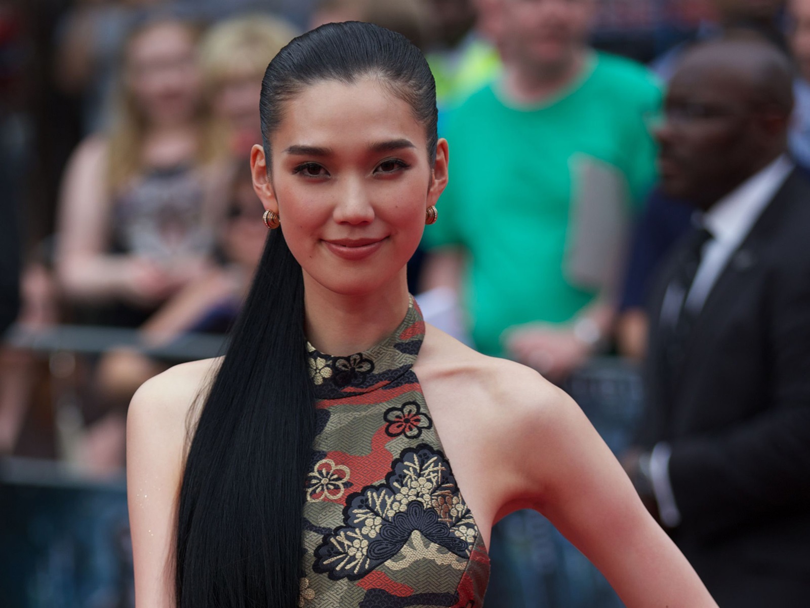 Wallpaper Tao Okamoto 03 1920x1440 HD Picture, Image