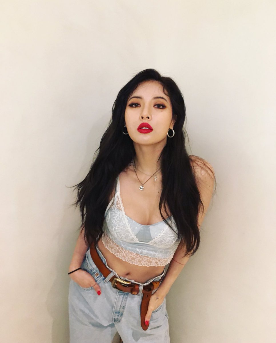 Who is Hyuna and what are some stunning photo of her?