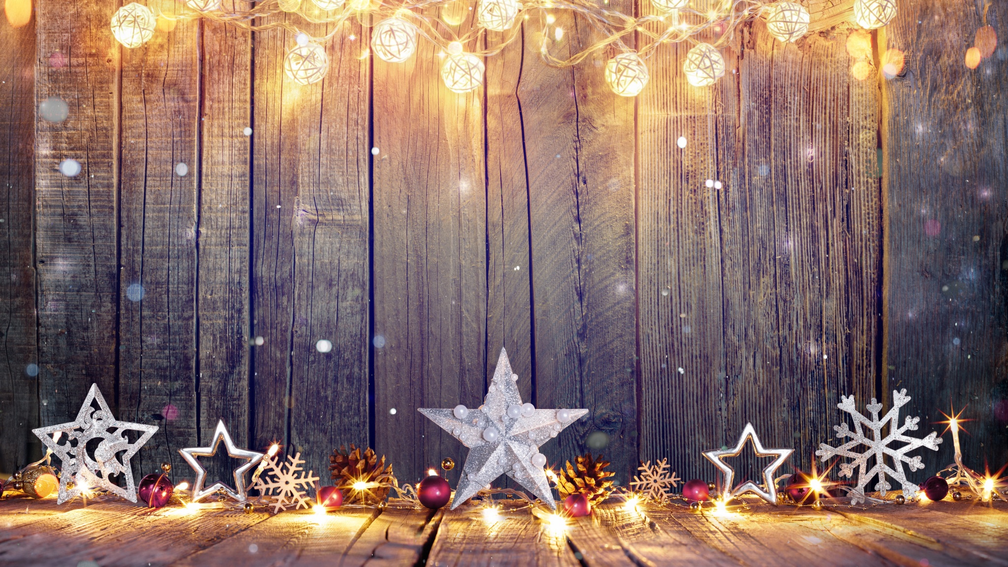 Christmas Snowflakes Decorations Wallpaper