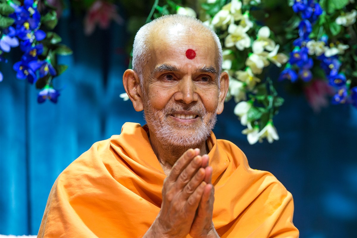 Mahant Swami Maharaj Sadhu Keshavjivandas as a successor of Pramukh Swami  as Guru, President of BAPS -