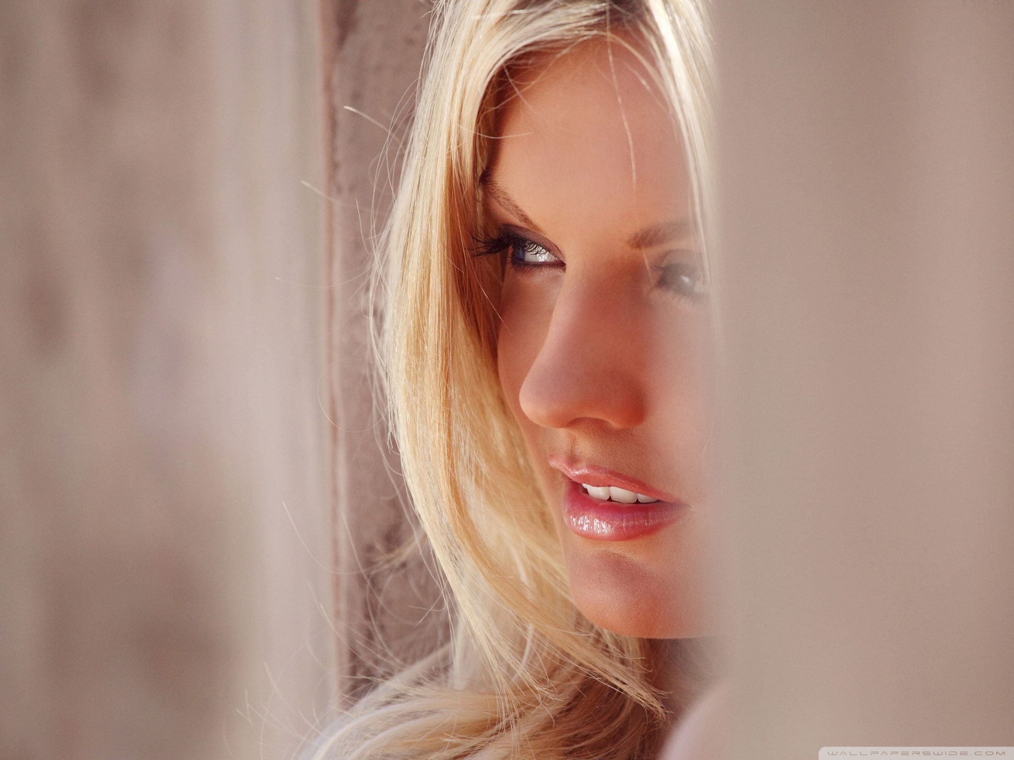 Beautiful Blonde Woman Ultra HD Desktop Background Wallpaper for 4K UHD TV, Tablet
