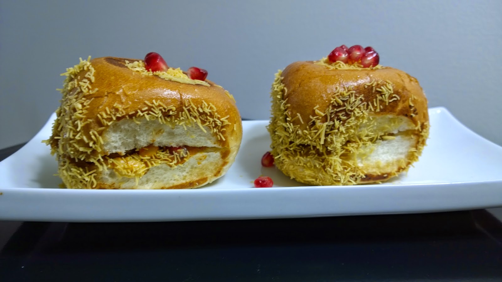 Sayali's Kitchen: Dabeli Recipe, Kacchi Dabeli Recipe