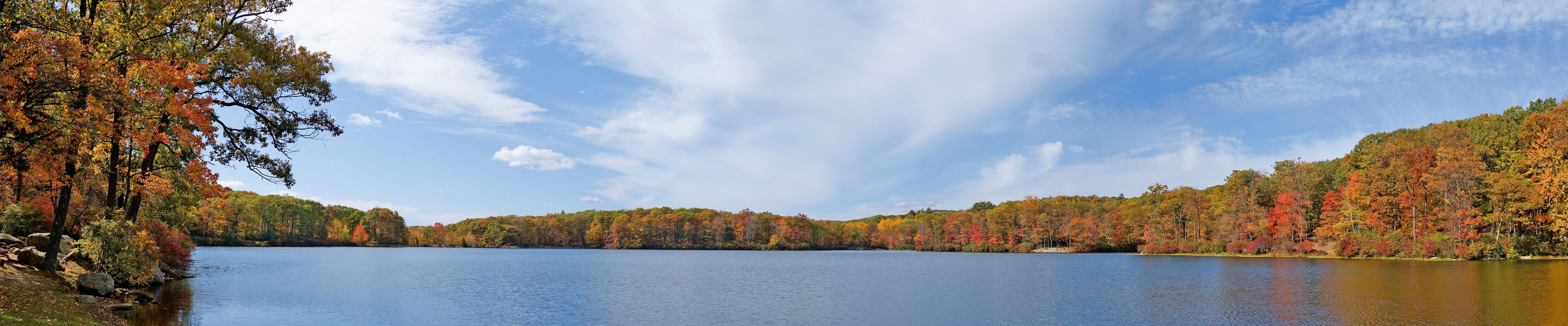 Triple Screen Landscape Wide Angle Lake Forest Fall Red Leaves Wallpaper:5760x1200