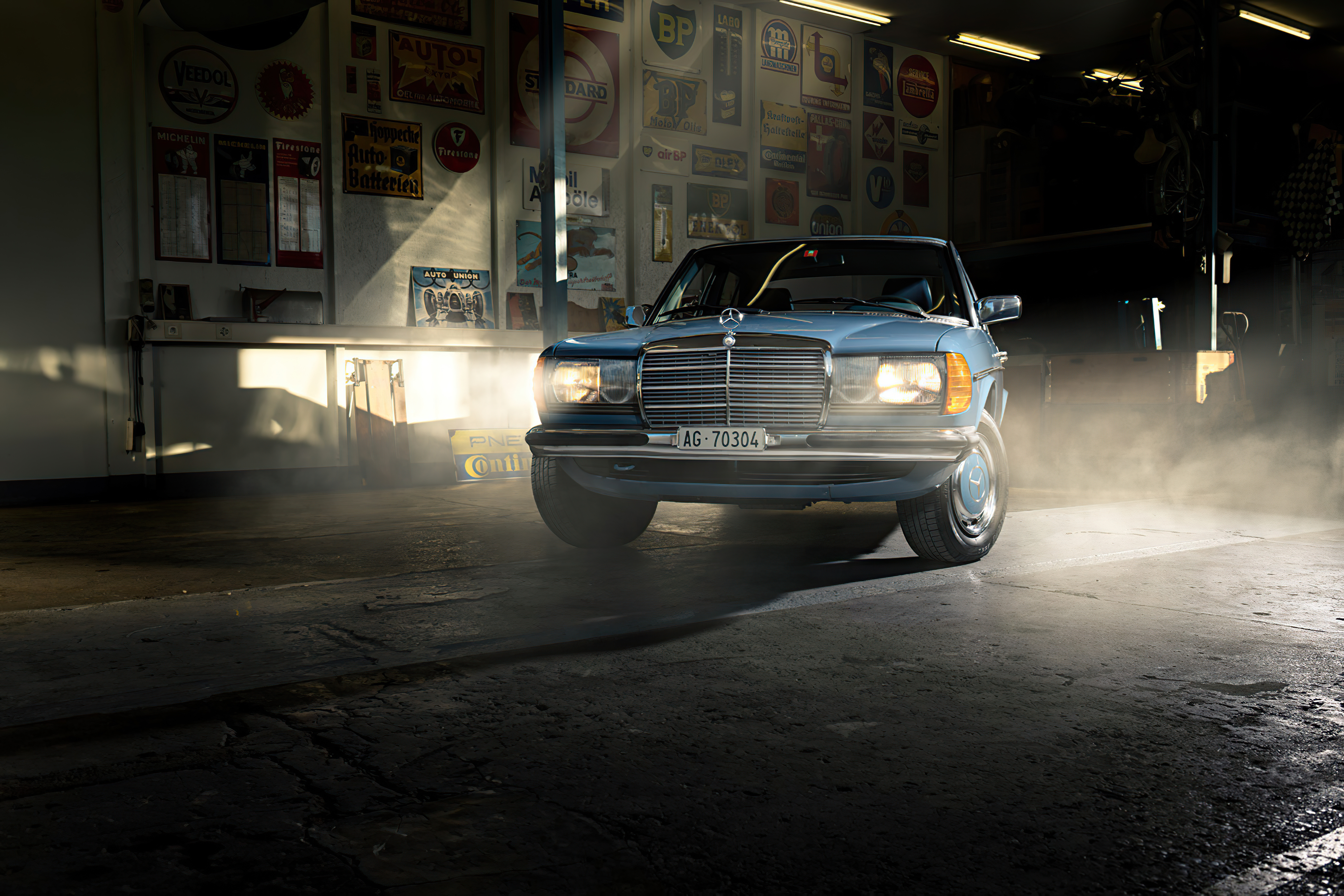 Mercedes Benz W123 Wallpaper 5k Ultra HD