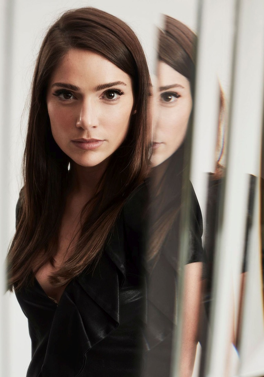 Janet Montgomery Women Actress Dark Hair Long Hair Wallpaper:896x1280