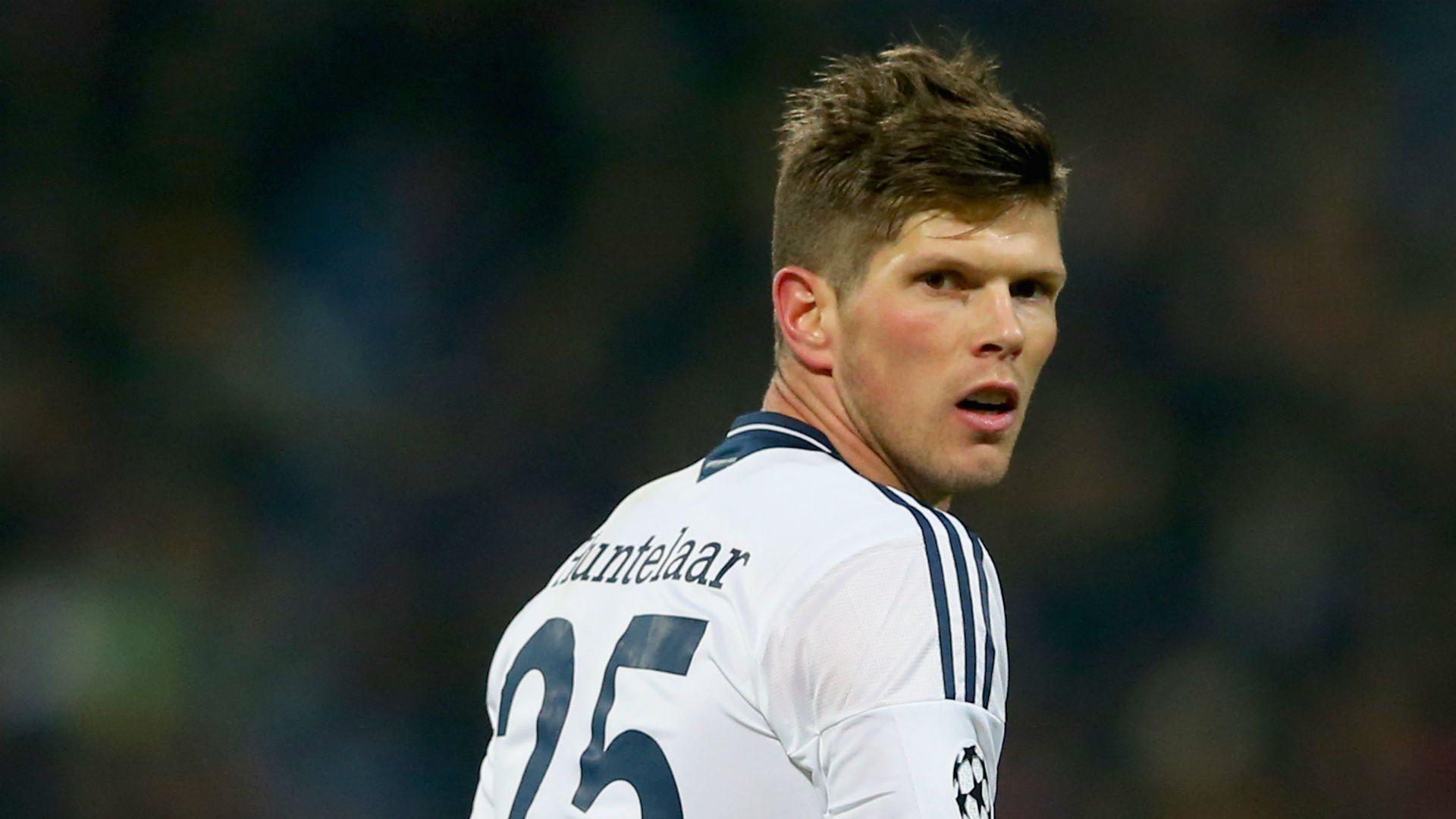 Schalke: Ajax Seal Klaas Jan Huntelaar Return