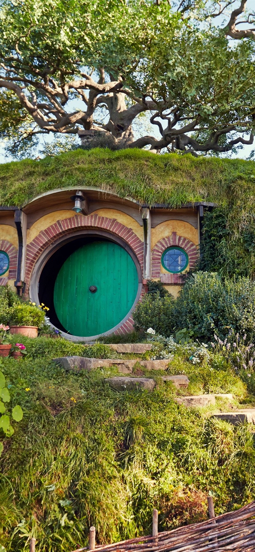 Hobbit House 828x1792 IPhone 11 XR Wallpaper, Background, Picture, Image
