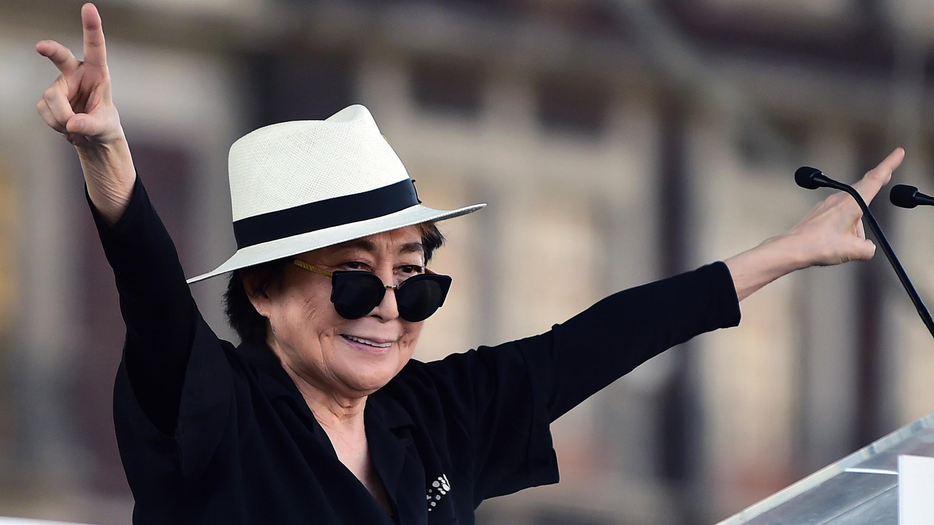 Yoko Ono Returns Home After Being Hospitalized With the Flu, Son Says