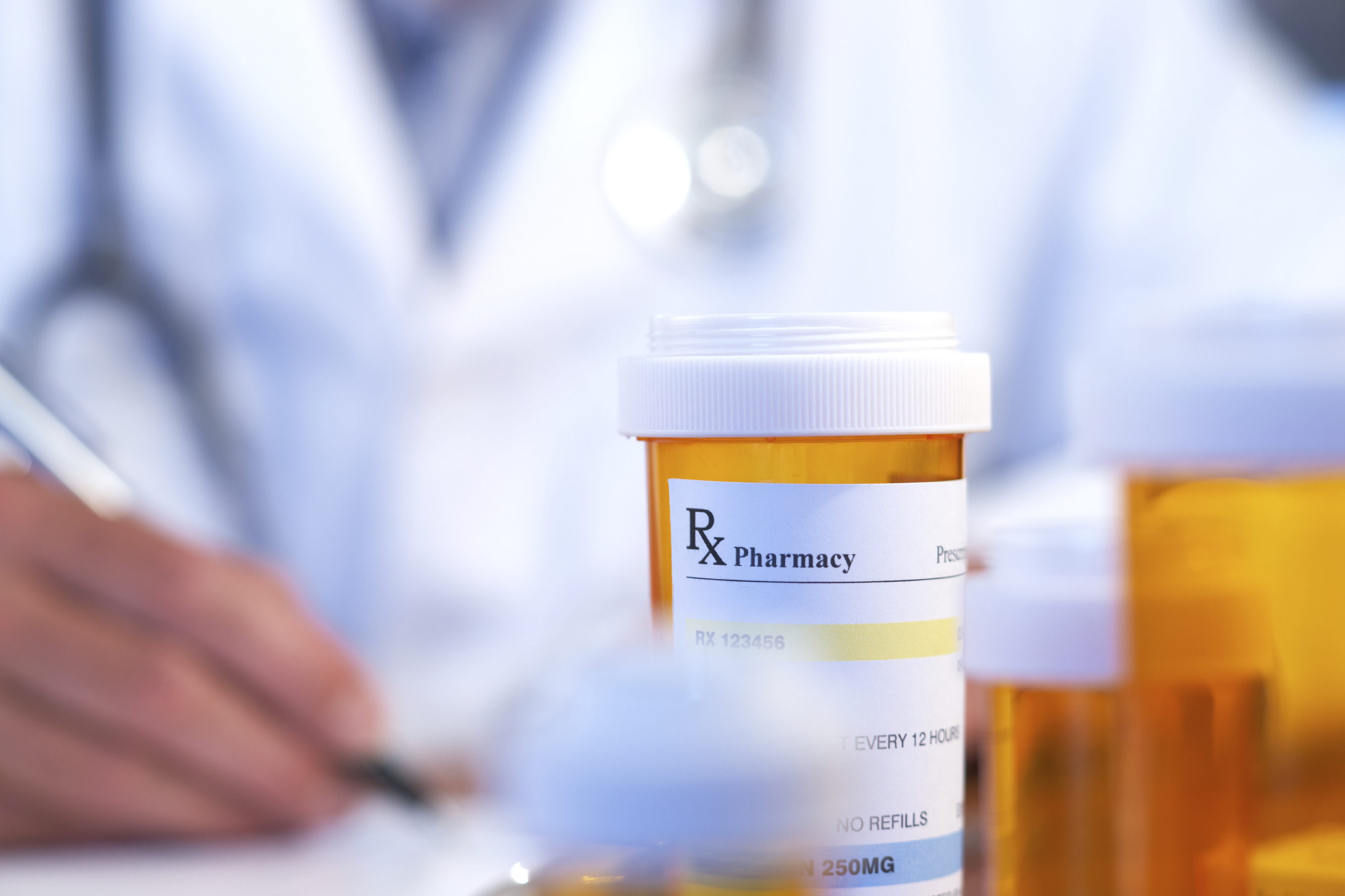 Doctors urged to stop prescribing antibiotics for colds and flu