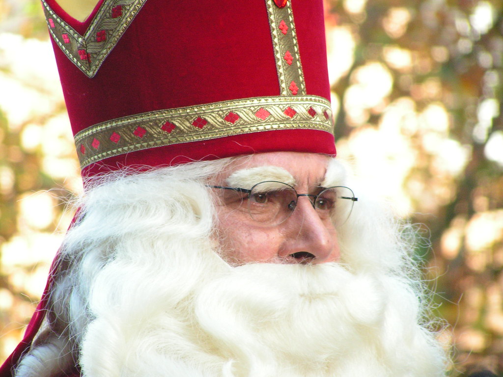 Sinterklaas. Sinterklaas is weer in 't land. Hier in de