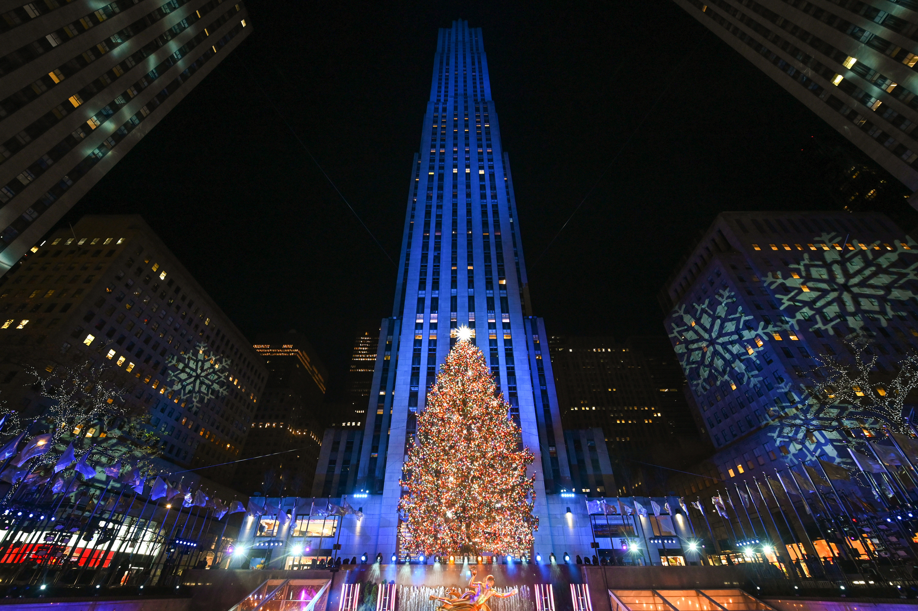 2020's Rockefeller Center Christmas Tree Lighting dazzles NYC