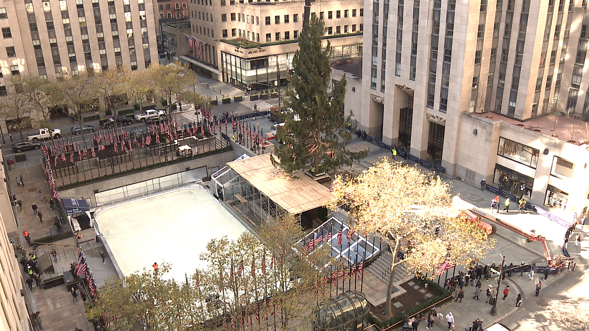 Rockefeller Center Christmas tree arrives in New York City