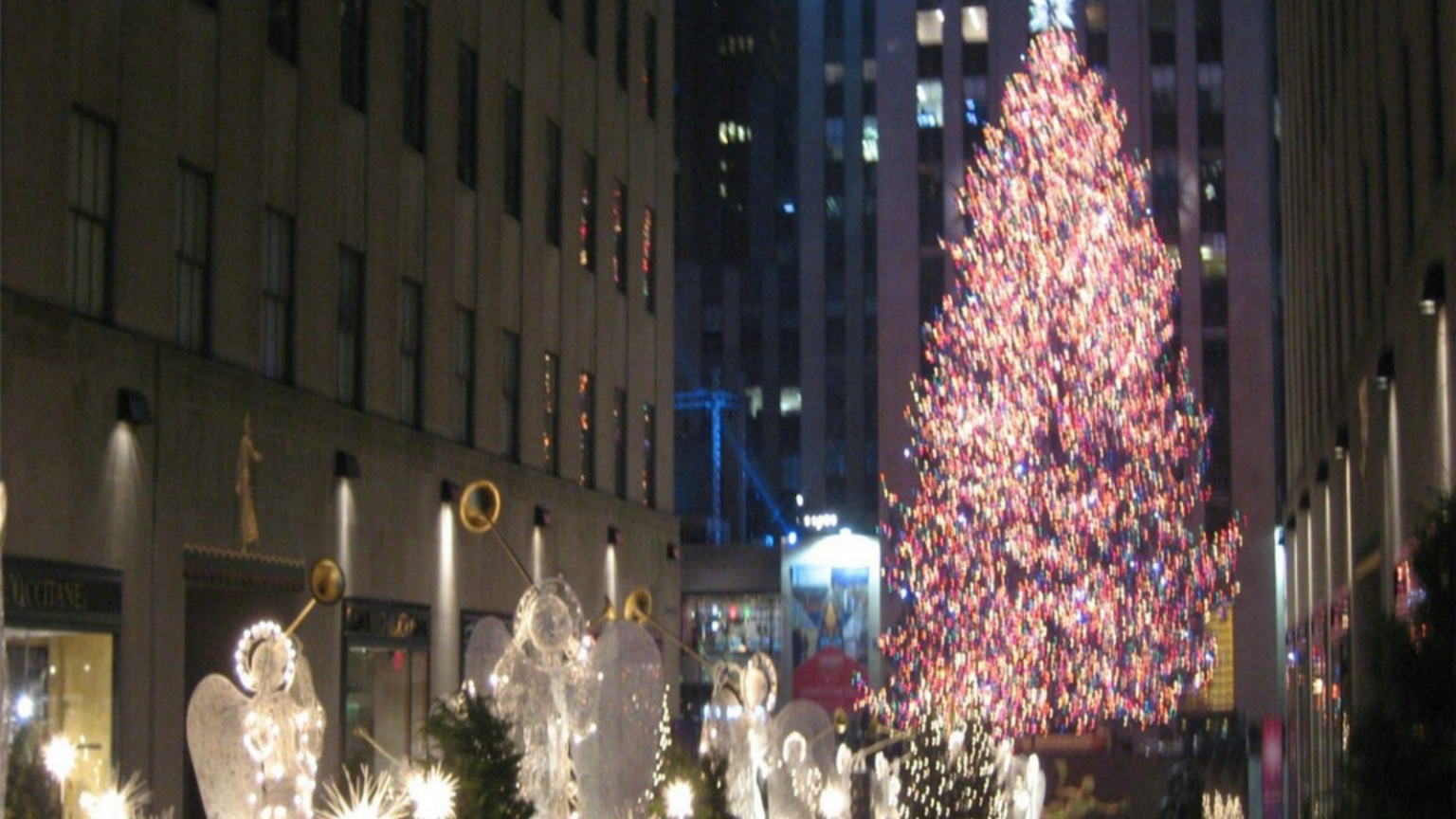 Free download New York Christmas Wallpaper 1600x1200 352412 [1600x1200] for your Desktop, Mobile & Tablet. Explore New York Christmas Wallpaper. New York City Wallpaper, New HD Wallpaper, New York Wallpaper HD