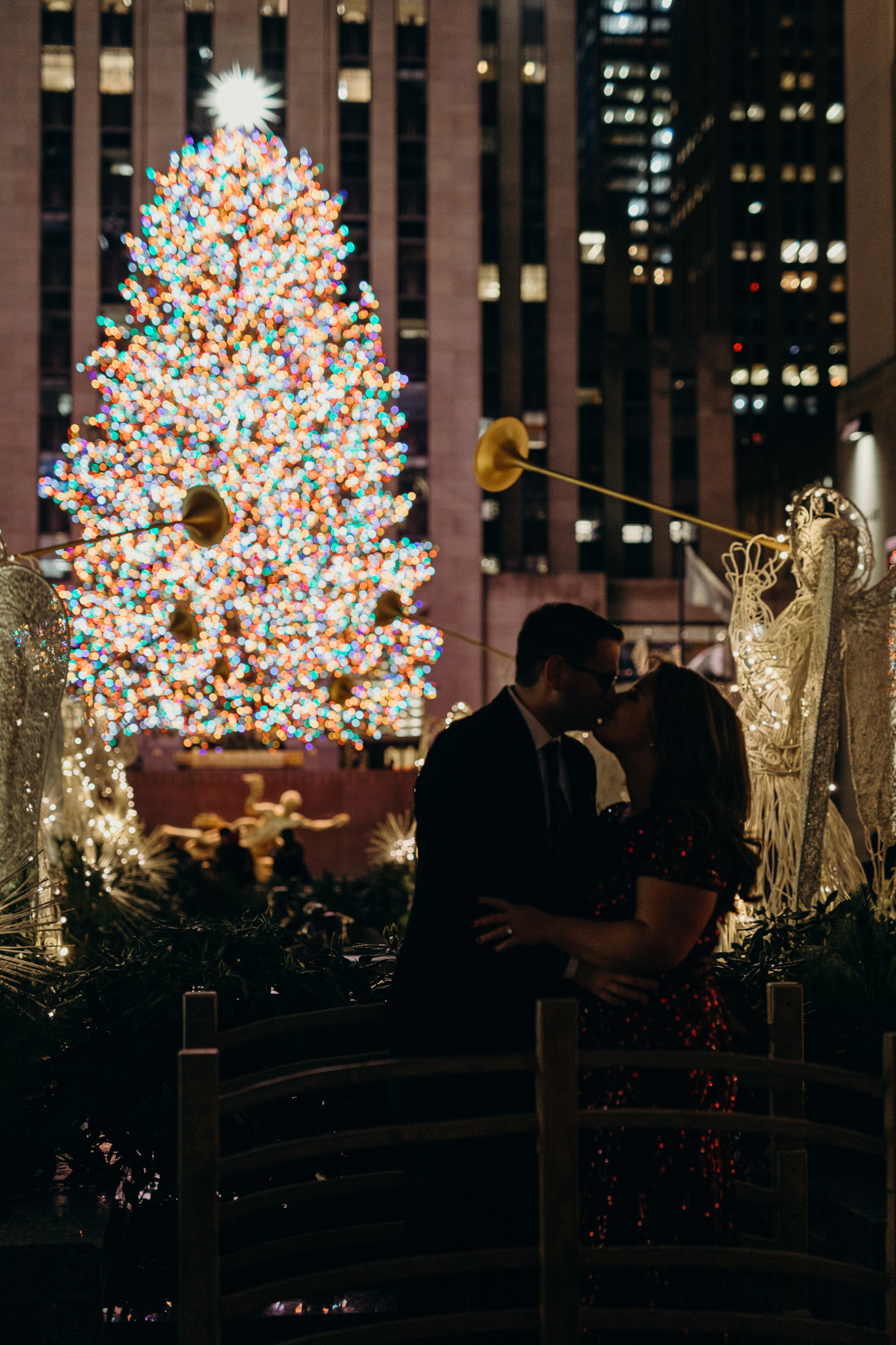 jordyn + bryan / nyc rockefeller christmas tree engagement session spinelli photography