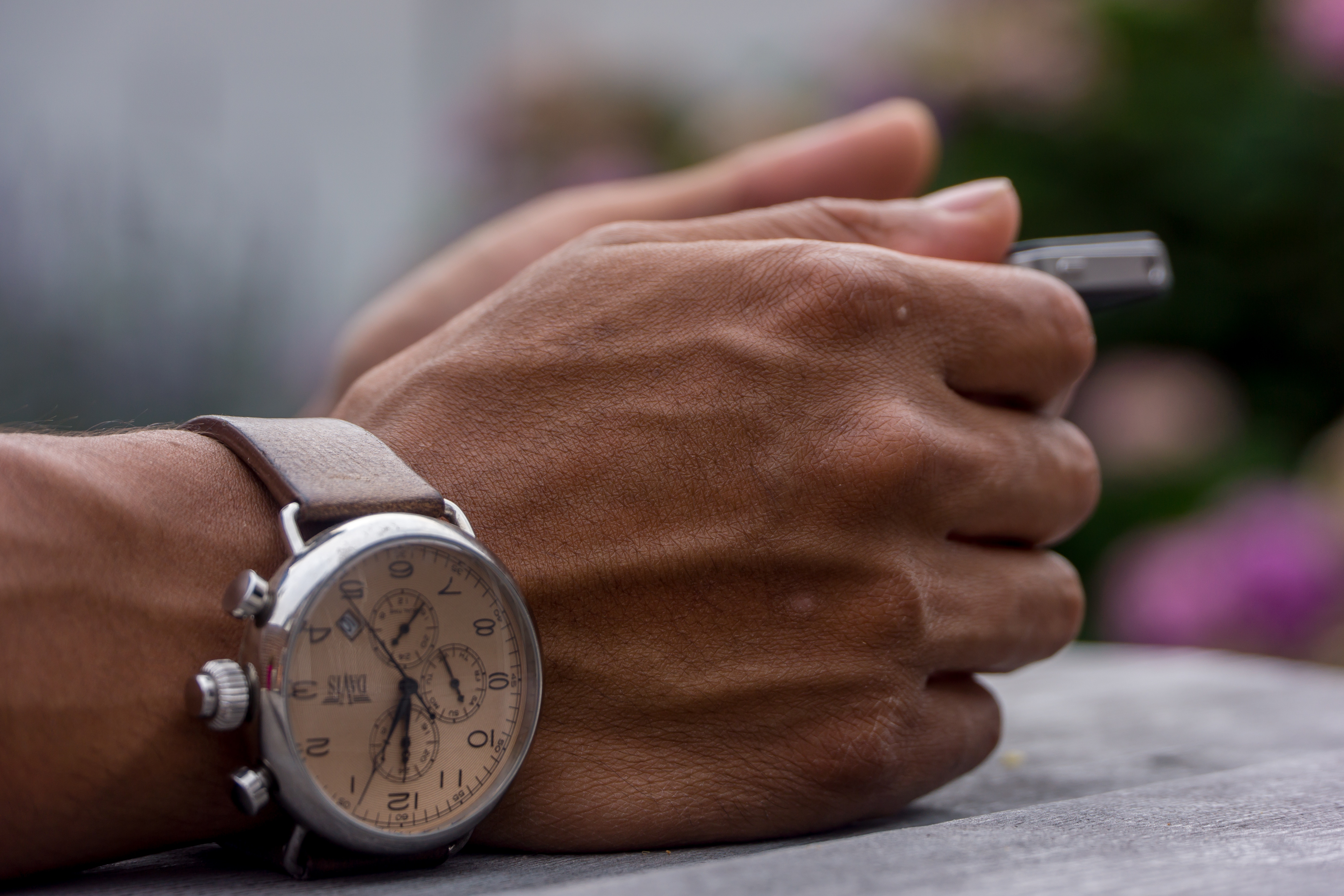 6000x4000 #watch, #table, #vintage, #man, #holding, #wristwatch, #phone, #hand, #tech, #PNG image, #time, #fashion, #retro, #male, #style, #technology HD Wallpaper