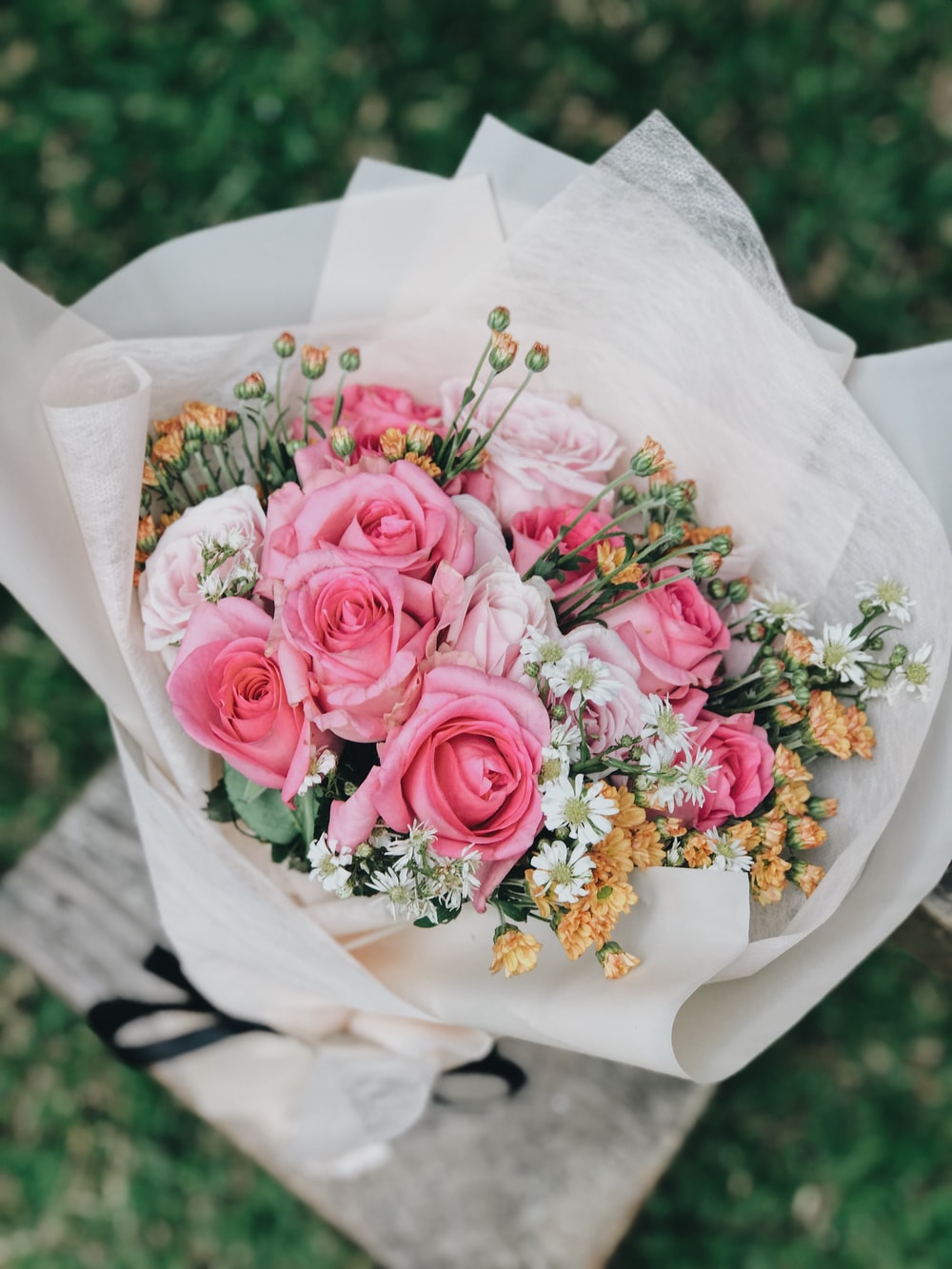 pink and white rose bouquet photo