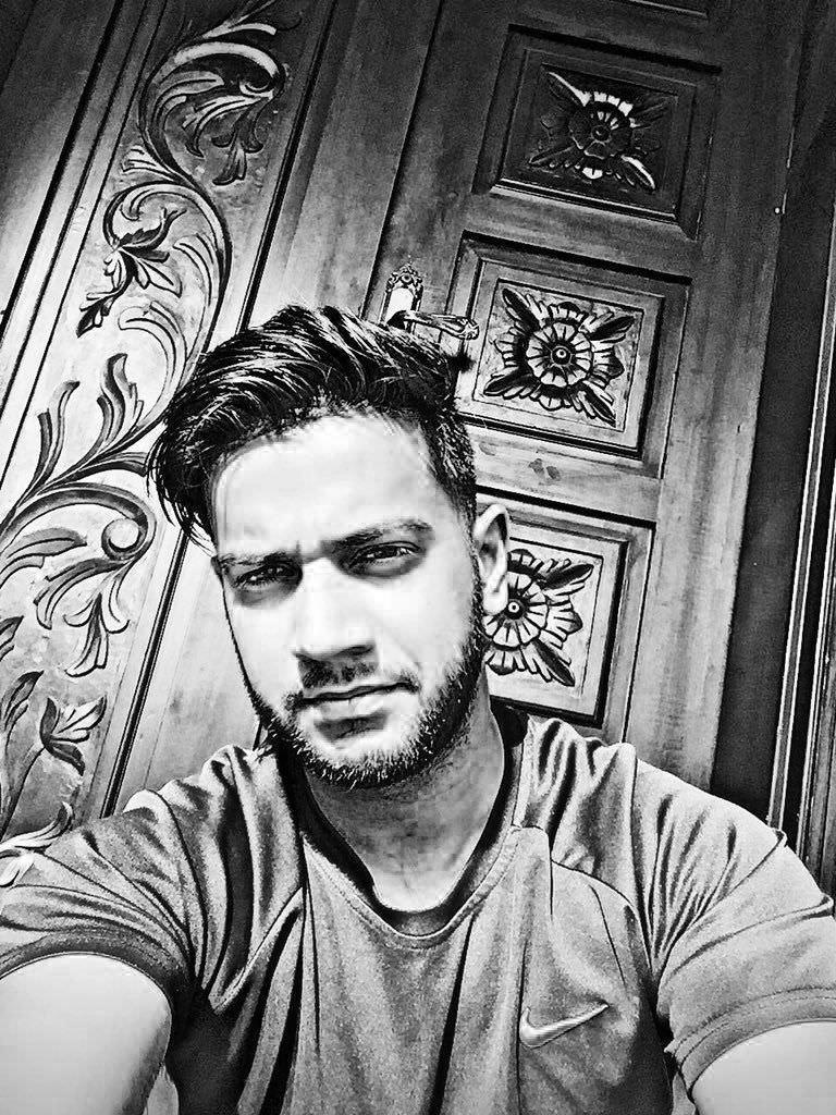 Imad Wasim Wallpaper: Pakistan Wallpaper for Android