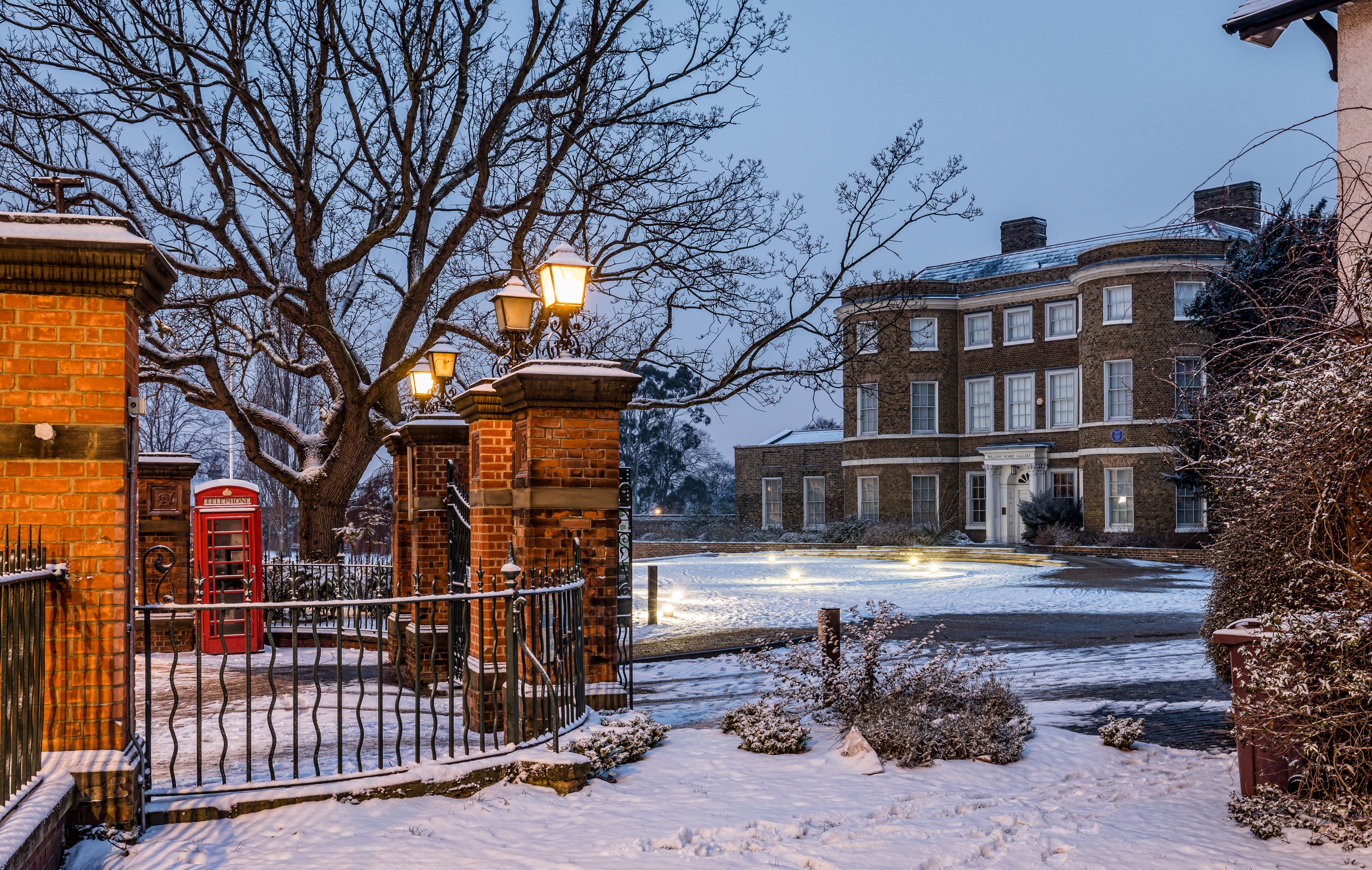 4K, Higham Hill, England, Houses, Evening, Winter, London, Fence, Street lights, Snow HD Wallpaper