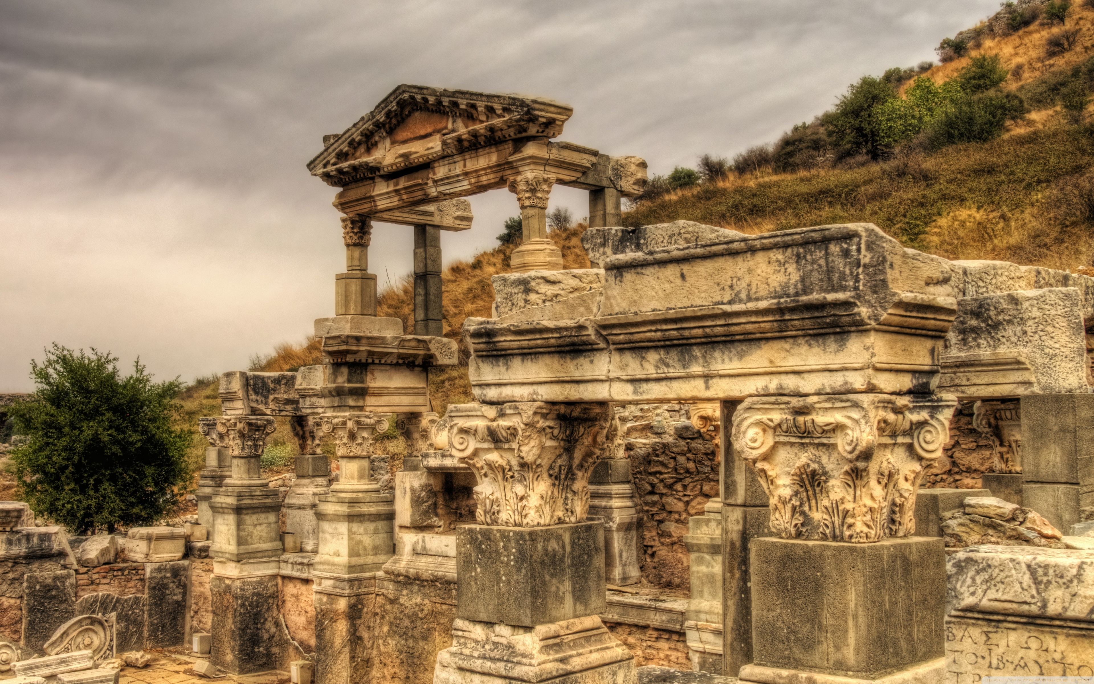 A Temple in the Ruins of Ephesus, Turkey Ultra HD Desktop Background Wallpaper for 4K UHD TV, Widescreen & UltraWide Desktop & Laptop, Multi Display, Dual Monitor, Tablet