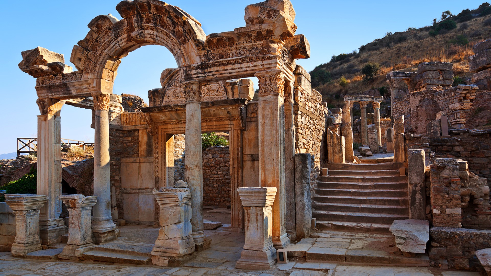Ancient ruins in Ephesus, Kuşadası, Turkey. Windows 10 Spotlight Image