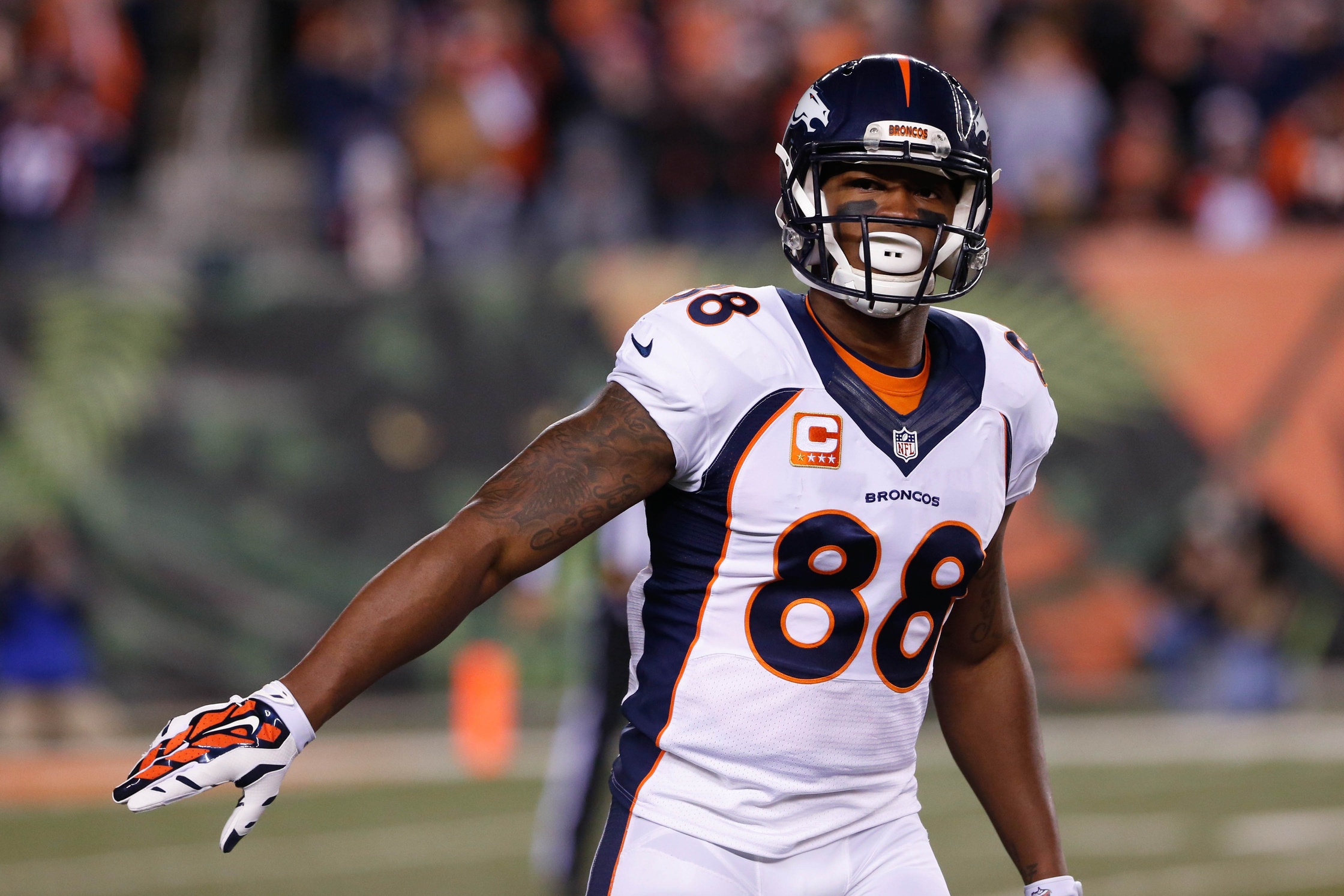NFL on Twitter The NFL family mourns the tragic loss of Demaryius Thomas  and we extend our deepest condolences to his family and loved ones  httpstcorAXYguAUy1  Twitter