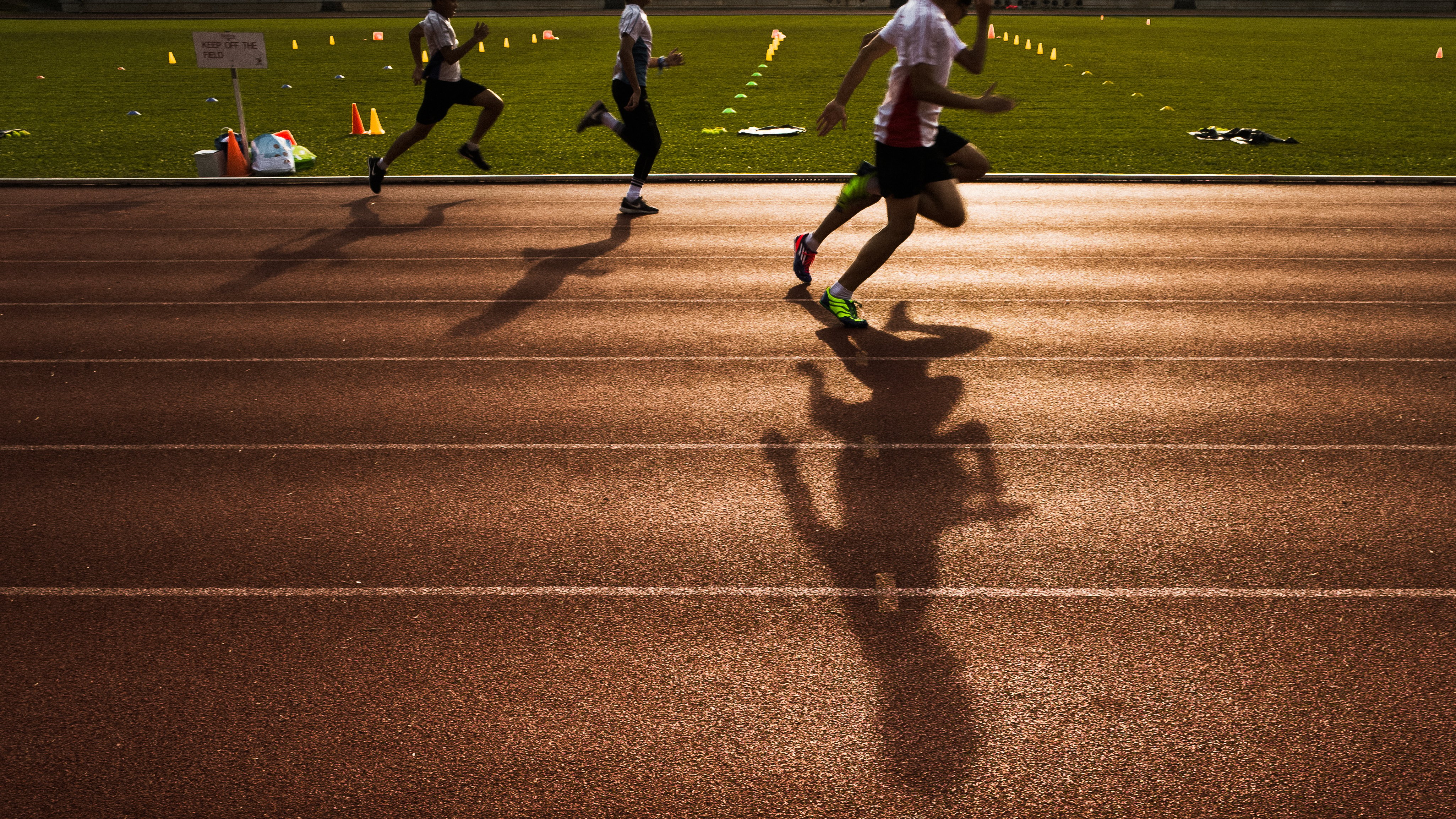 Wallpaper, sports, people, street, night, sky, outdoors, shadow, evening, morning, running, light, fun, race, line, darkness, shoe, recreation, physical exercise, athletics, ricohgrii 4101x2307