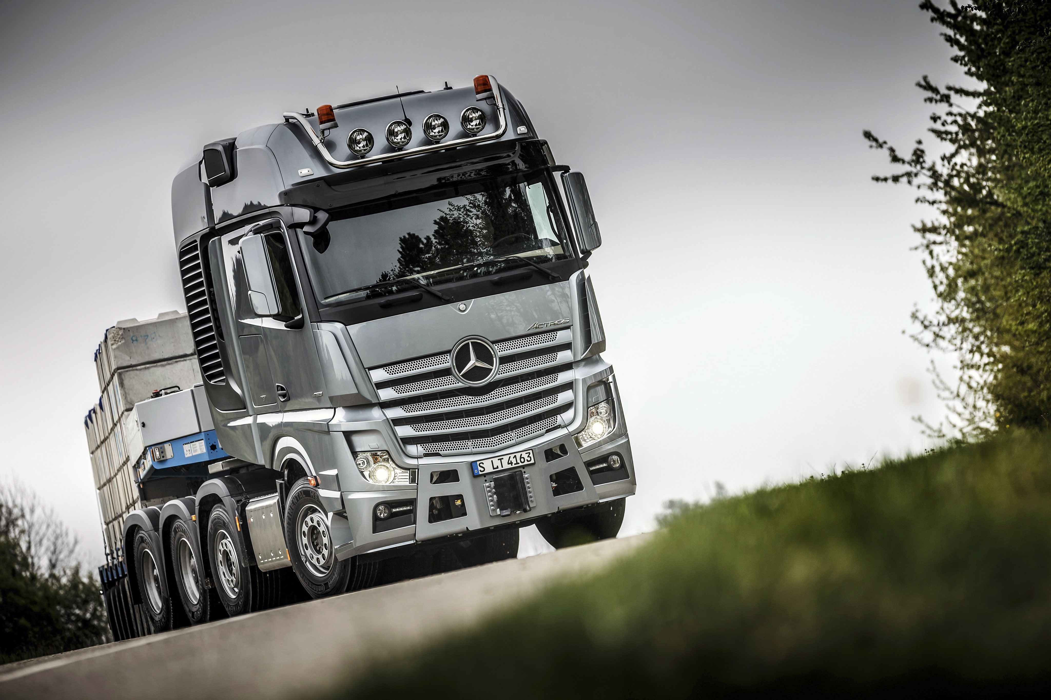X4 #actros #cars #mercedes Benz #mp4 #slt #trucks K # Wallpaper #hdwallpaper #desktop. Mercedes Benz, Trucks, Mercedes Truck