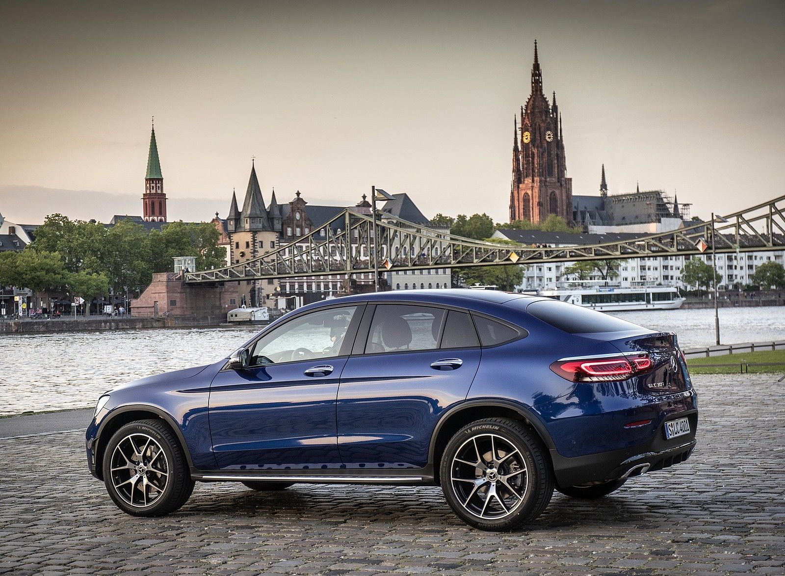 Mercedes GLC Wallpaper