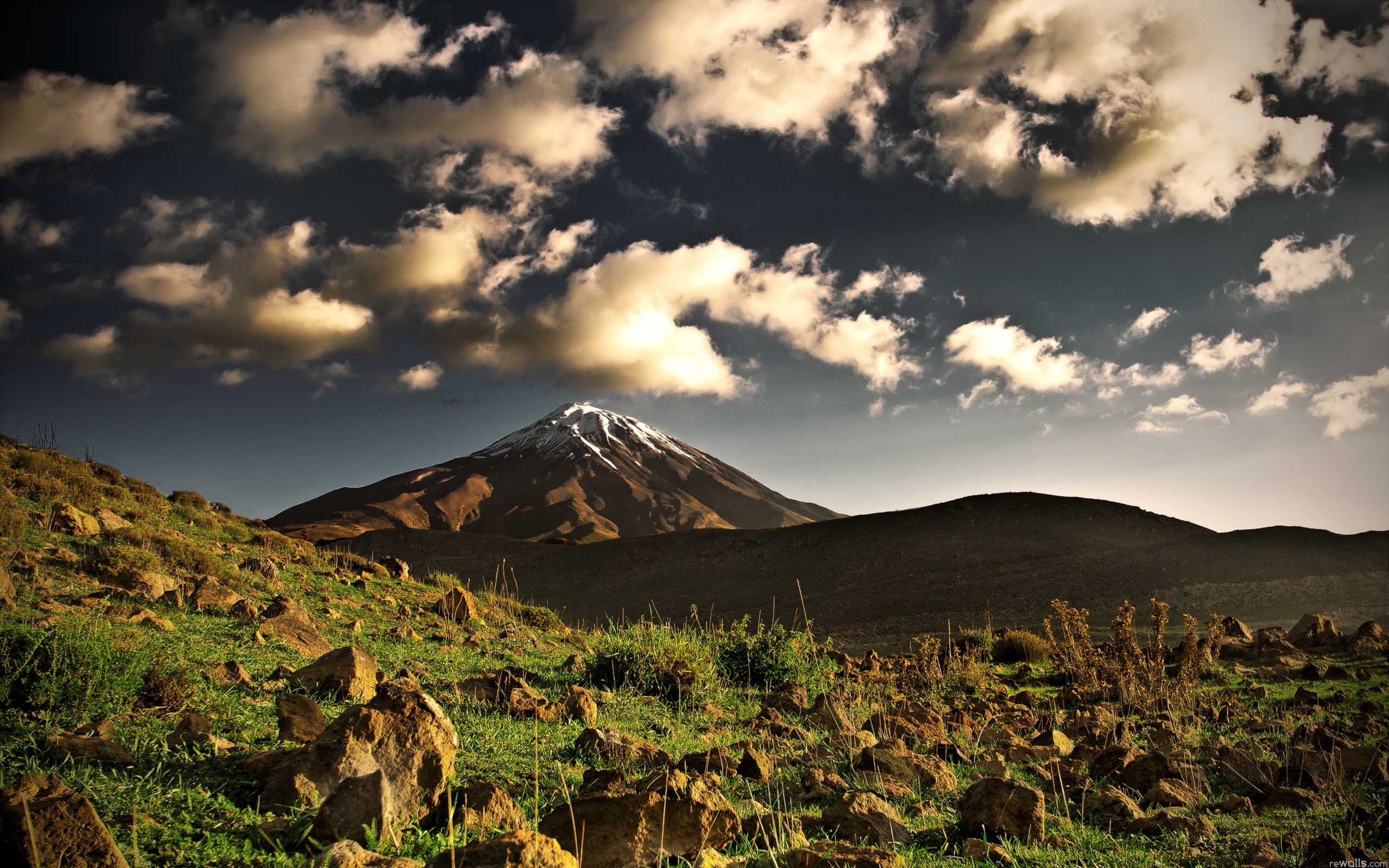 Wallpaper, elbrus, mountain, top, clouds, rockfall 2560x1600