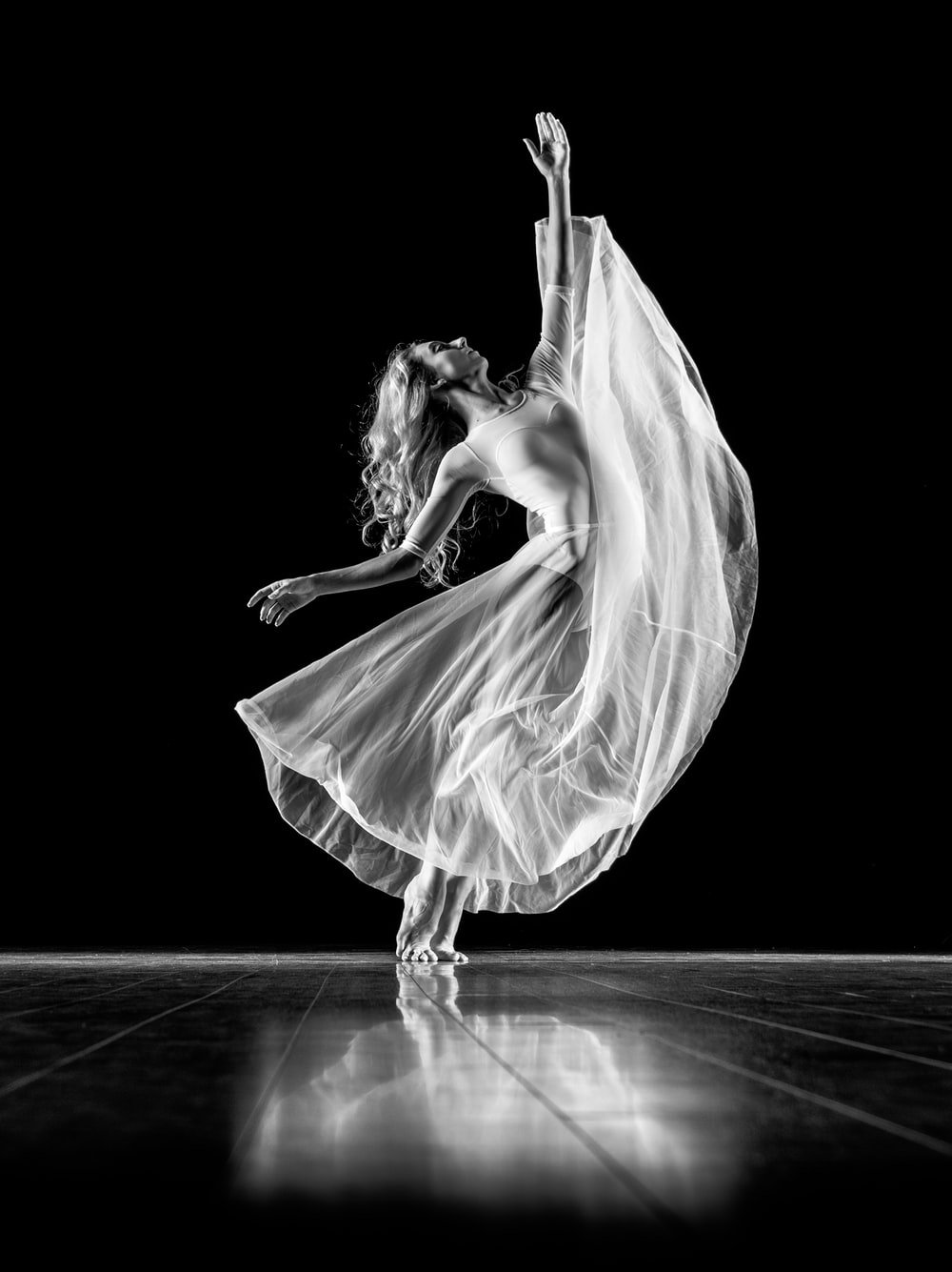 Dancing Woman Picture [HD]. Download Free Image