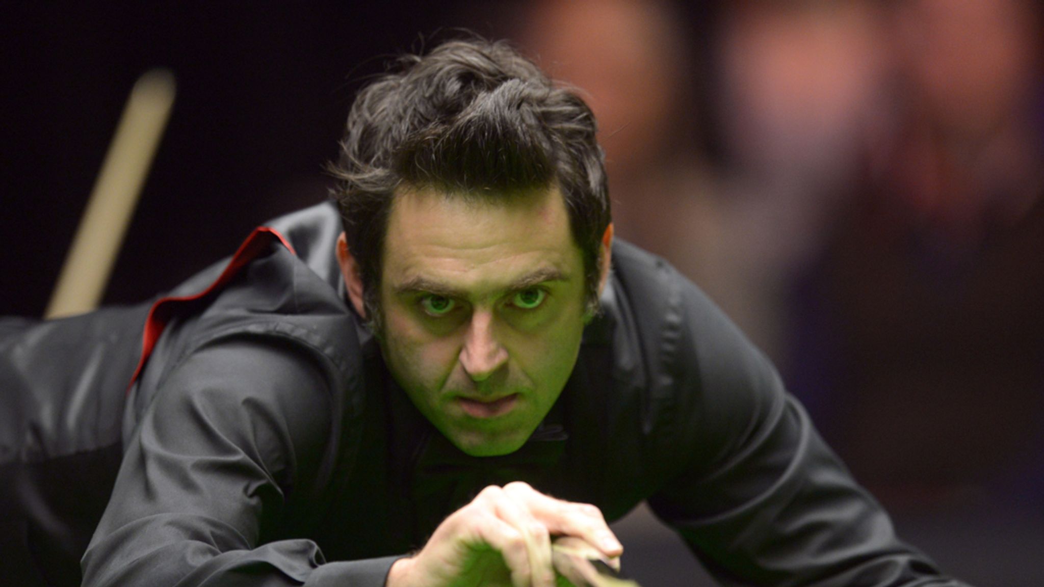 Ronnie O'Sullivan moves one frame away from a sixth World Snooker Championship title