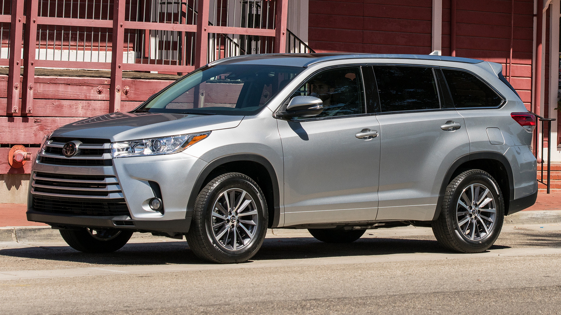 Toyota Highlander XLE and HD Image